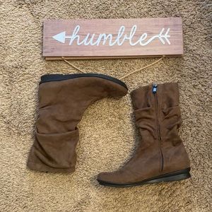 LIKE NEW Ladies Bussola Slouchy Boots